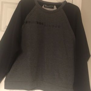 Under amour sweatshirt